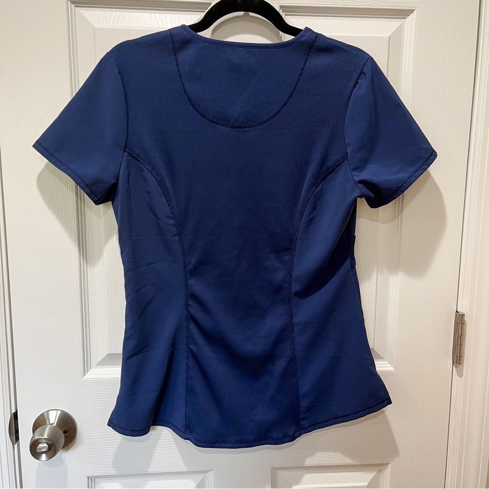 Cherokee Infinity Scrub Top - Picture 2 of 6